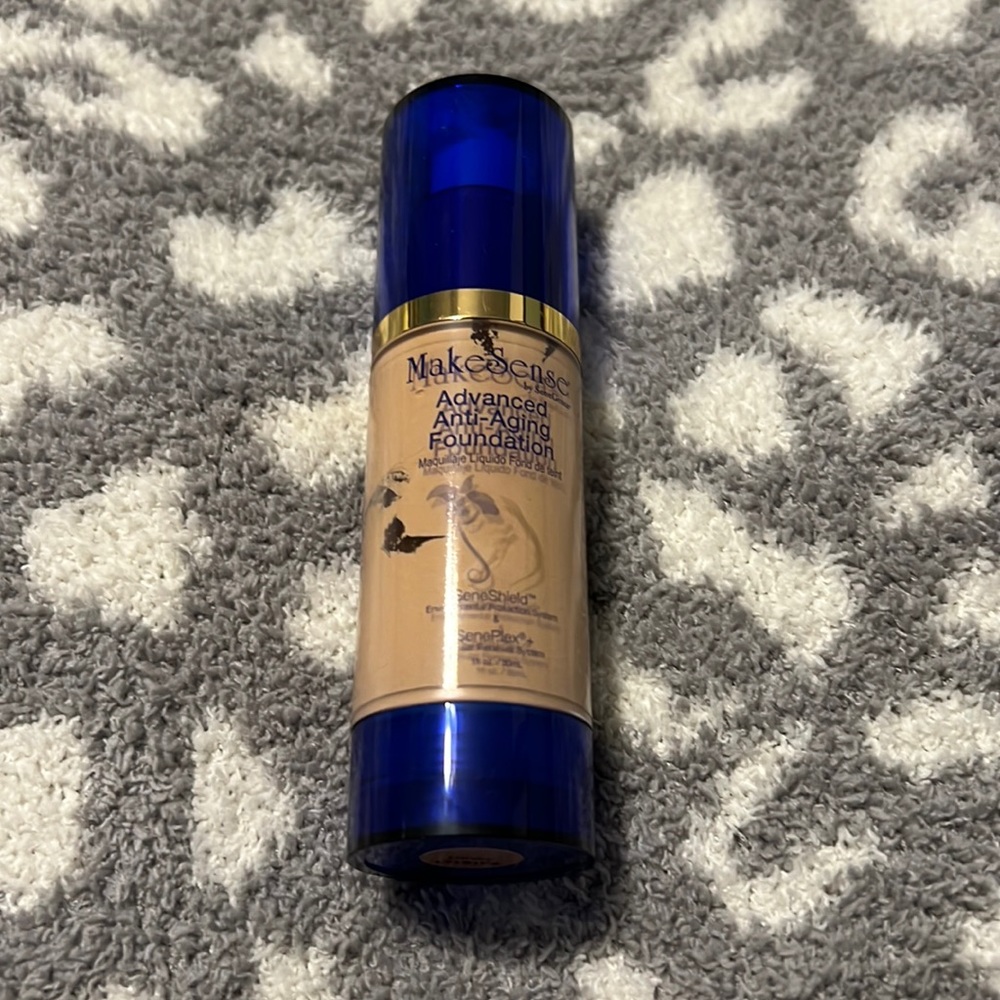 Advanced Anti-aging Foundation in Dewy